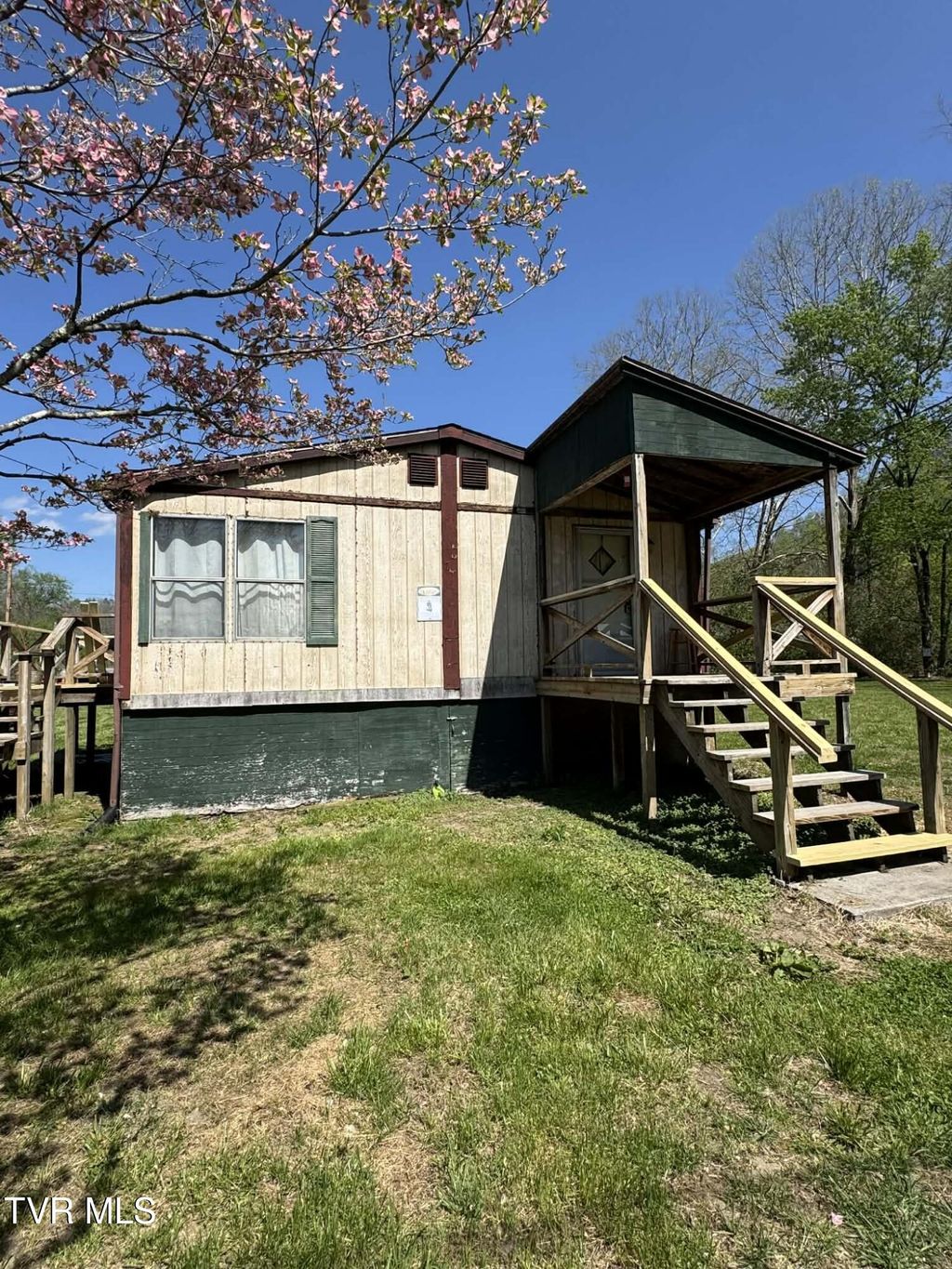 Photo of 90 Railroad Avenue, Saint Paul, VA 24283 (MLS # 9994003)