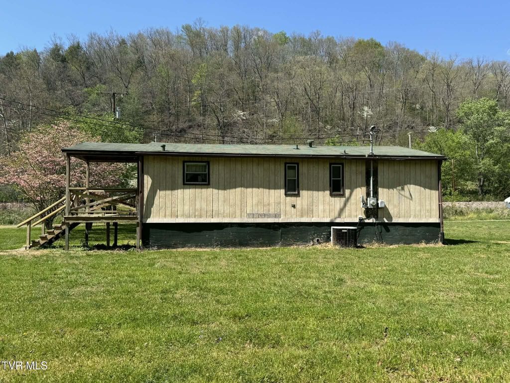 Photo of 90 Railroad Avenue, Saint Paul, VA 24283 (MLS # 9994003)