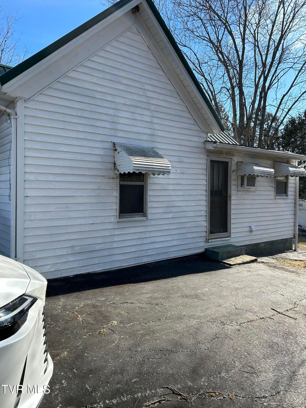 Photo of 604 East Church Hill Road, Greeneville, TN 37743 (MLS # 9990449)