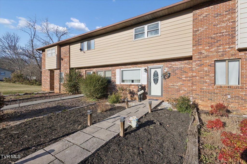 Photo of 114 Colt Lane #6, Johnson City, TN 37601 (MLS # 9988858)