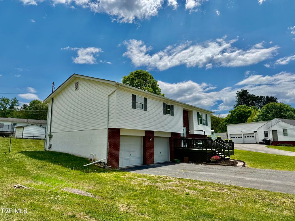 Photo of 277 Nevada Street, Bristol, VA 24201 (MLS # 9994286)