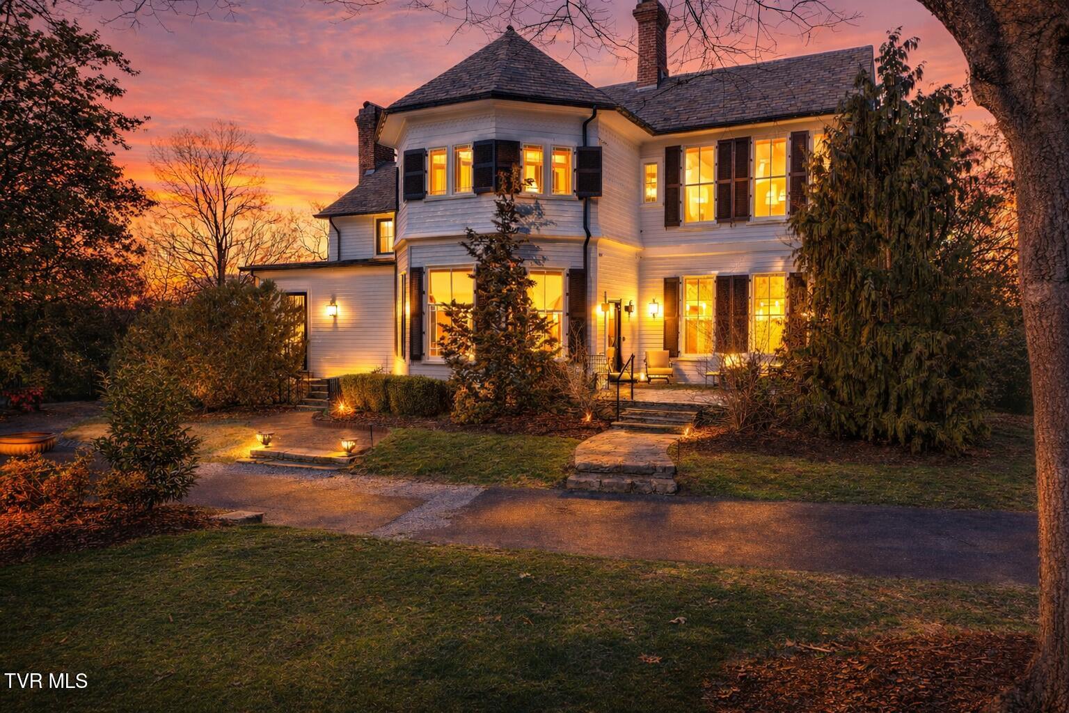 824 East Myrtle Avenue