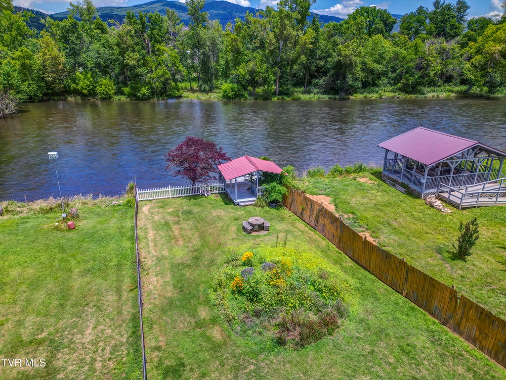 Photo of 1399 Broad Street, Elizabethton, TN 37643 (MLS # 9997386)