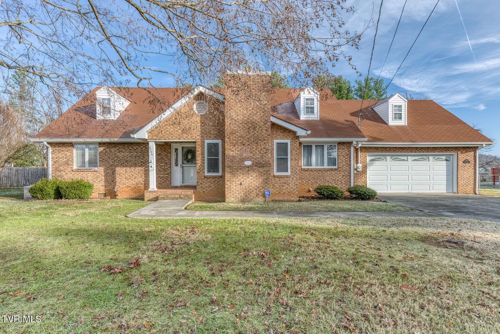 Photo of 2204 Nave Drive, Johnson City, TN 37601 (MLS # 9988853)