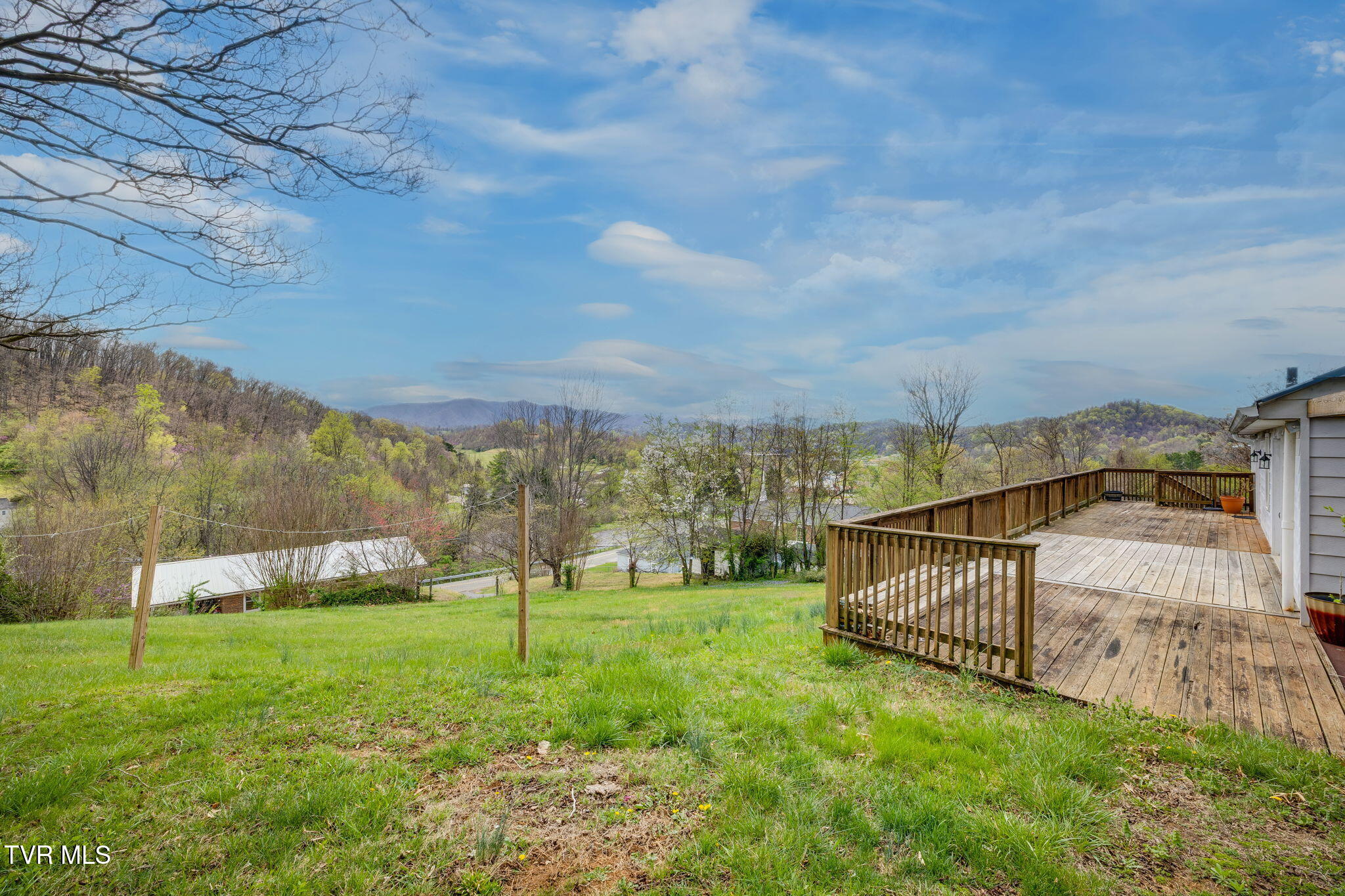 224 Old Siam Road, Elizabethton, Tennessee image 2