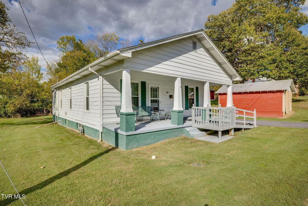 Photo of 203 E Locust Street, Johnson City, TN 37601 (MLS # 9987017)