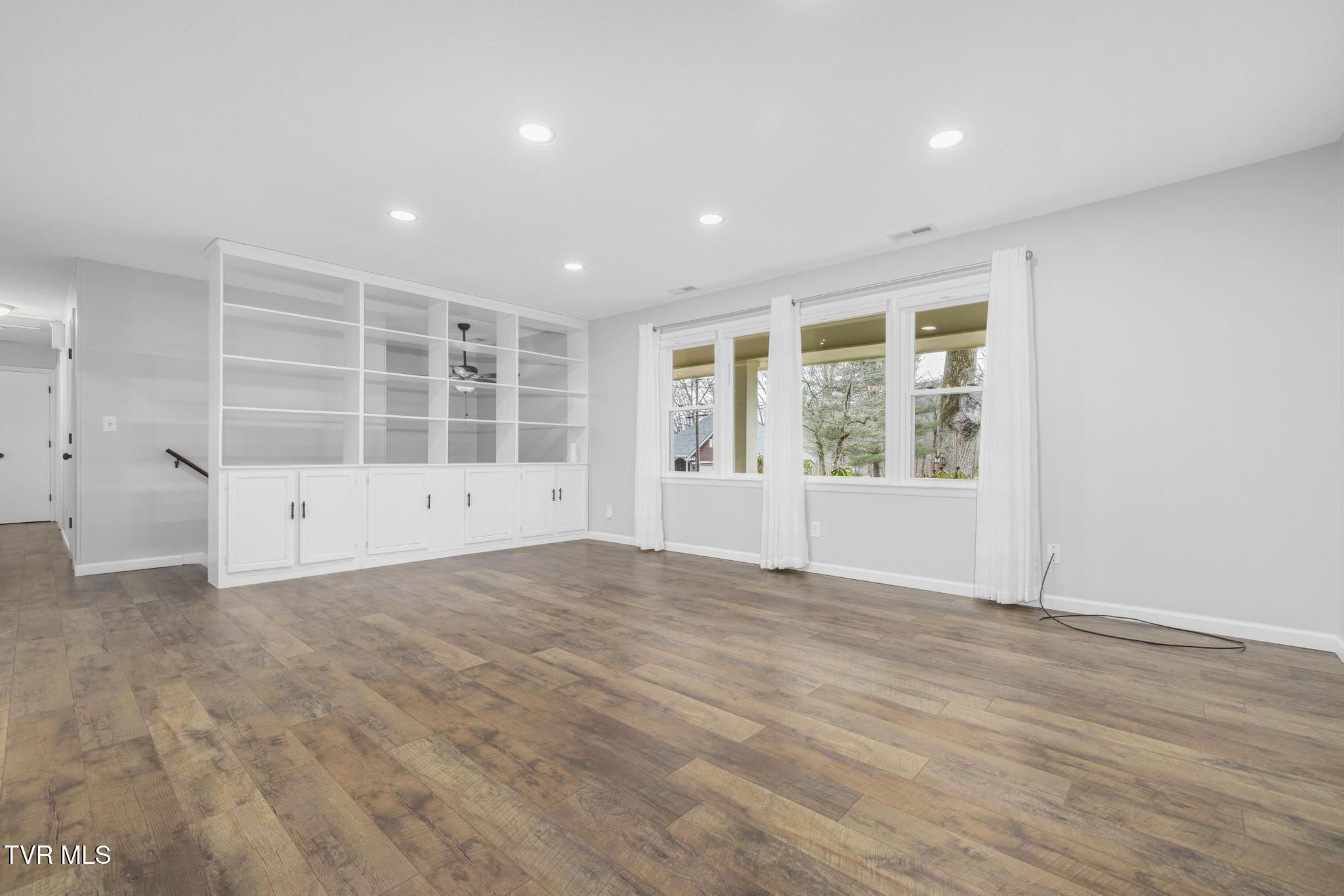 1108 Ridgecrest Road
