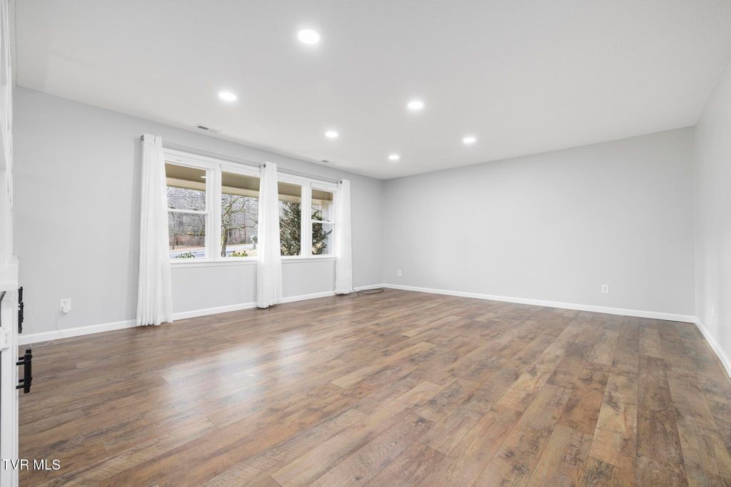 Photo of 1108 Ridgecrest Road, Johnson City, TN 37604 (MLS # 9995116)