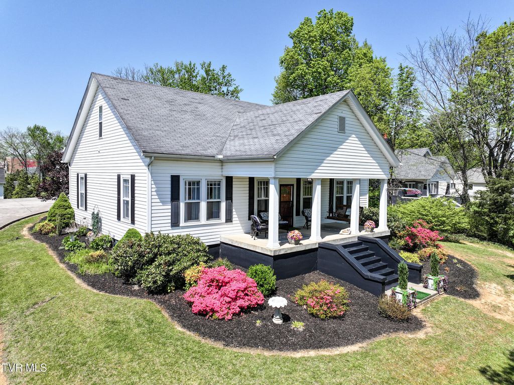 Photo of 1409 Tusculum Boulevard, Greeneville, TN 37745 (MLS # 9979167)