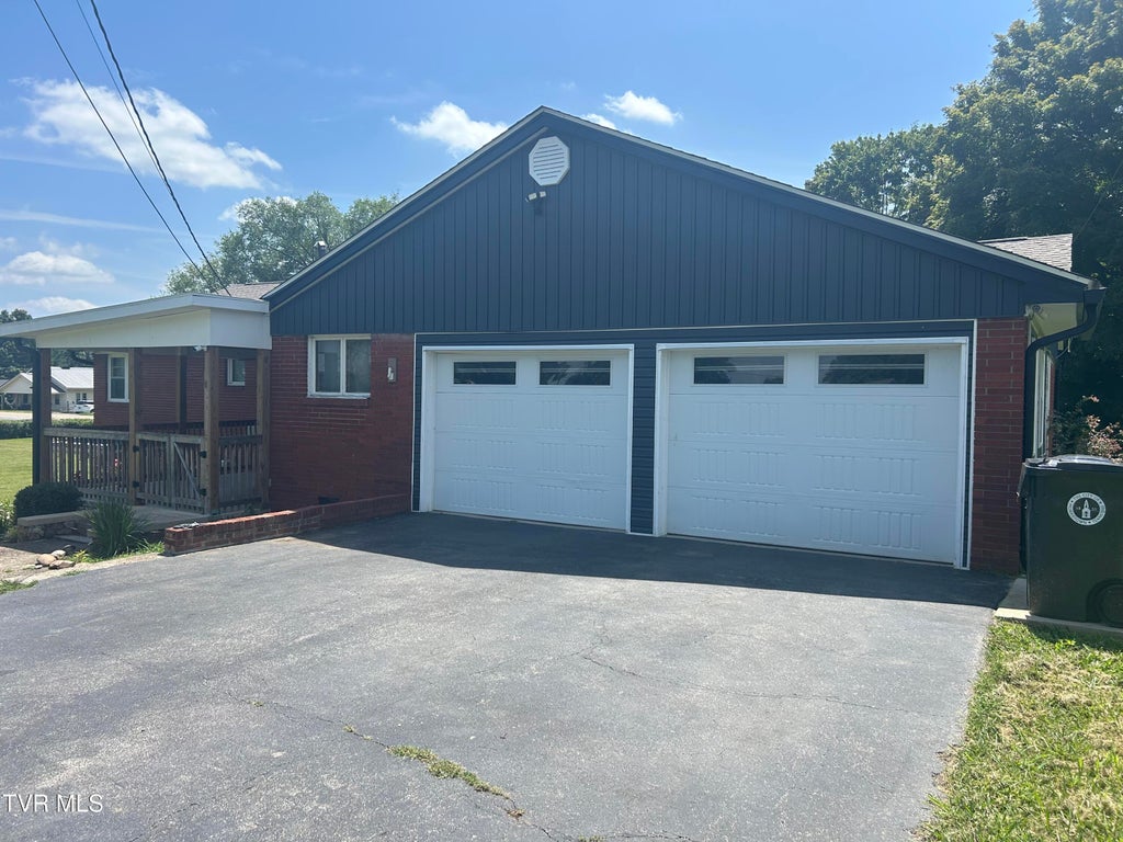 Photo of 1966 Magnolia Avenue, Morristown, TN 37814 (MLS # 10000087)