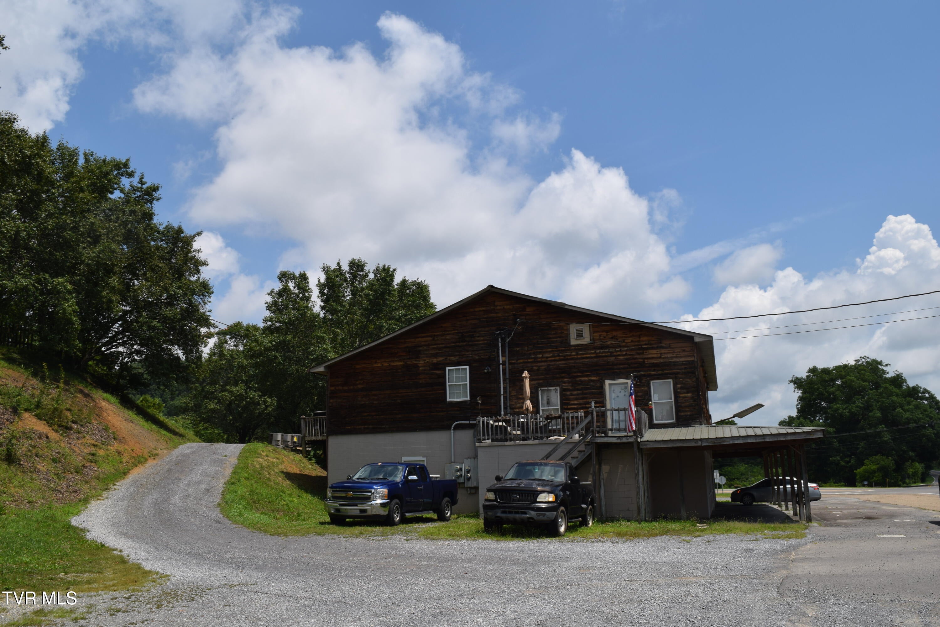 1653 East Main Street
