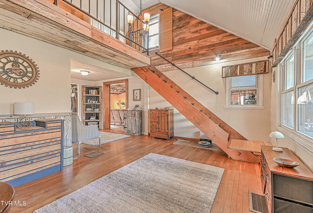 Photo of 212 Magnolia Drive, Bristol, VA 24201 (MLS # 9989606)