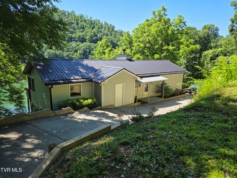 Photo of 465 Big Oak DR, Butler, TN 37640 (MLS # 9996301)