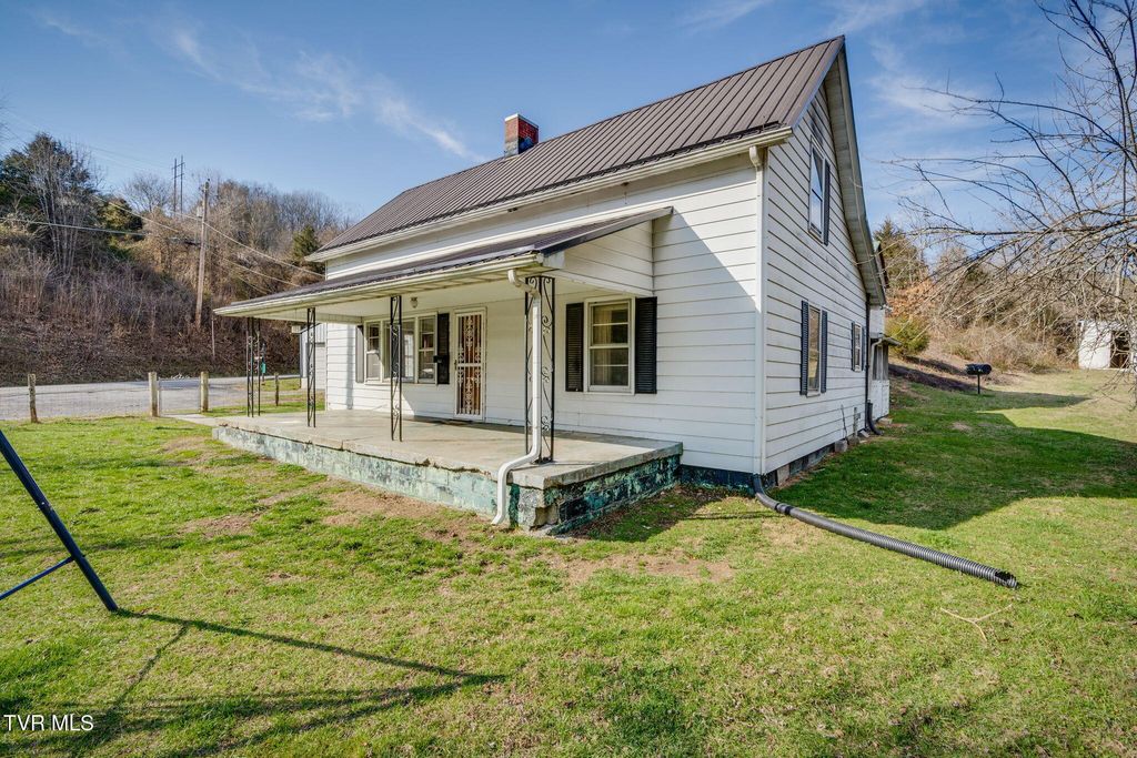 Photo of 1343 Piney Flats Road, Watauga, TN 37694 (MLS # 9992033)