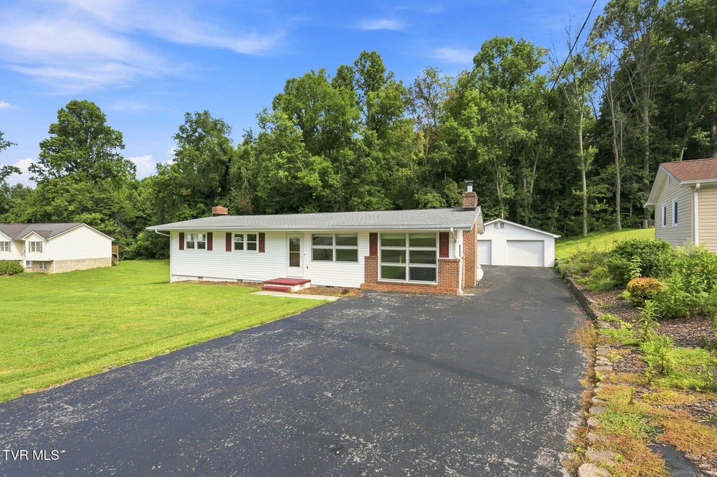 Photo of 273 Deerfield Drive, Bristol, TN 37620 (MLS # 9999705)