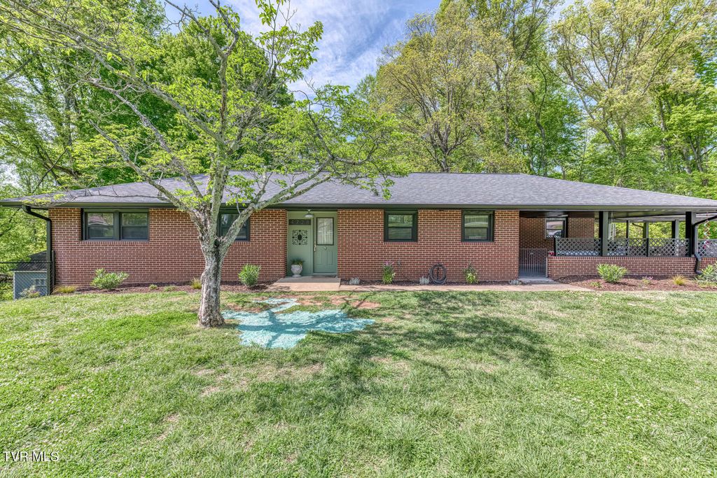 Photo of 4728 Edens View Road, Kingsport, TN 37664 (MLS # 9994317)