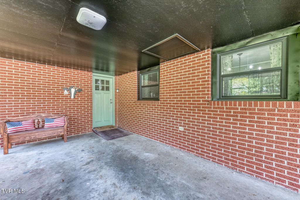 Photo of 4728 Edens View Road, Kingsport, TN 37664 (MLS # 9994317)