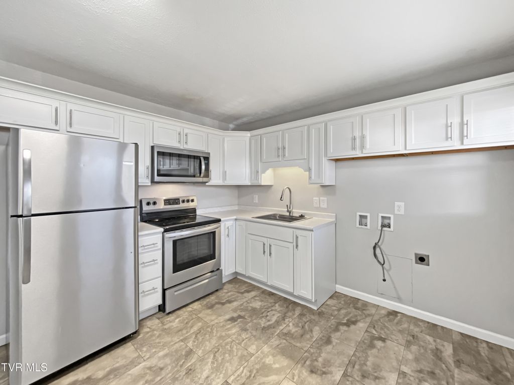 Photo of 905 Sevier Street #D, Johnson City, TN 37604 (MLS # 9990814)