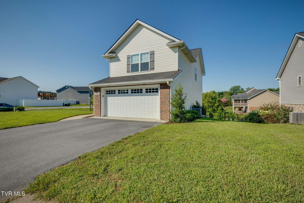 Photo of 1329 Lemongrass Drive, Jonesborough, TN 37659 (MLS # 9983623)