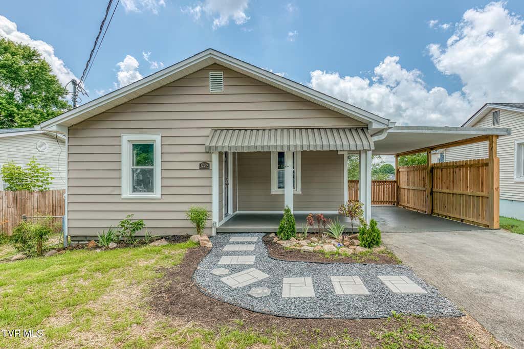 Photo of 1220 Maryland Avenue, Bristol, TN 37620 (MLS # 9996805)