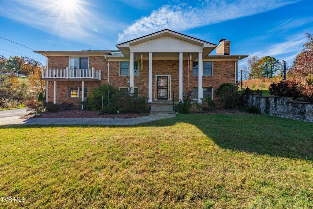 Photo of 313 Milburn Avenue, Kingsport, TN 37660 (MLS # 9988132)