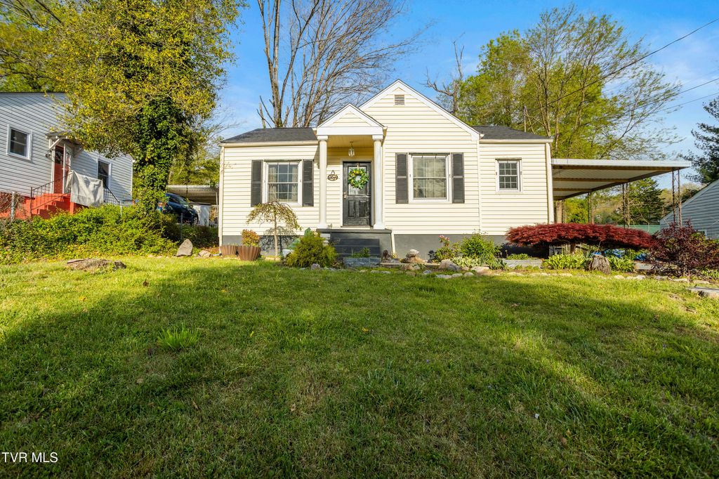 Photo of 1321 Holly Court, Bristol, TN 37620 (MLS # 9994254)