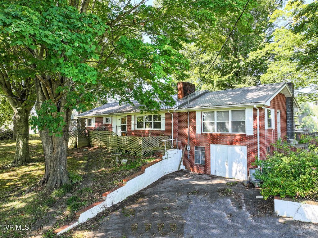 Photo of 6525 Andrew Johnson Highway, Afton, TN 37616 (MLS # 9986146)