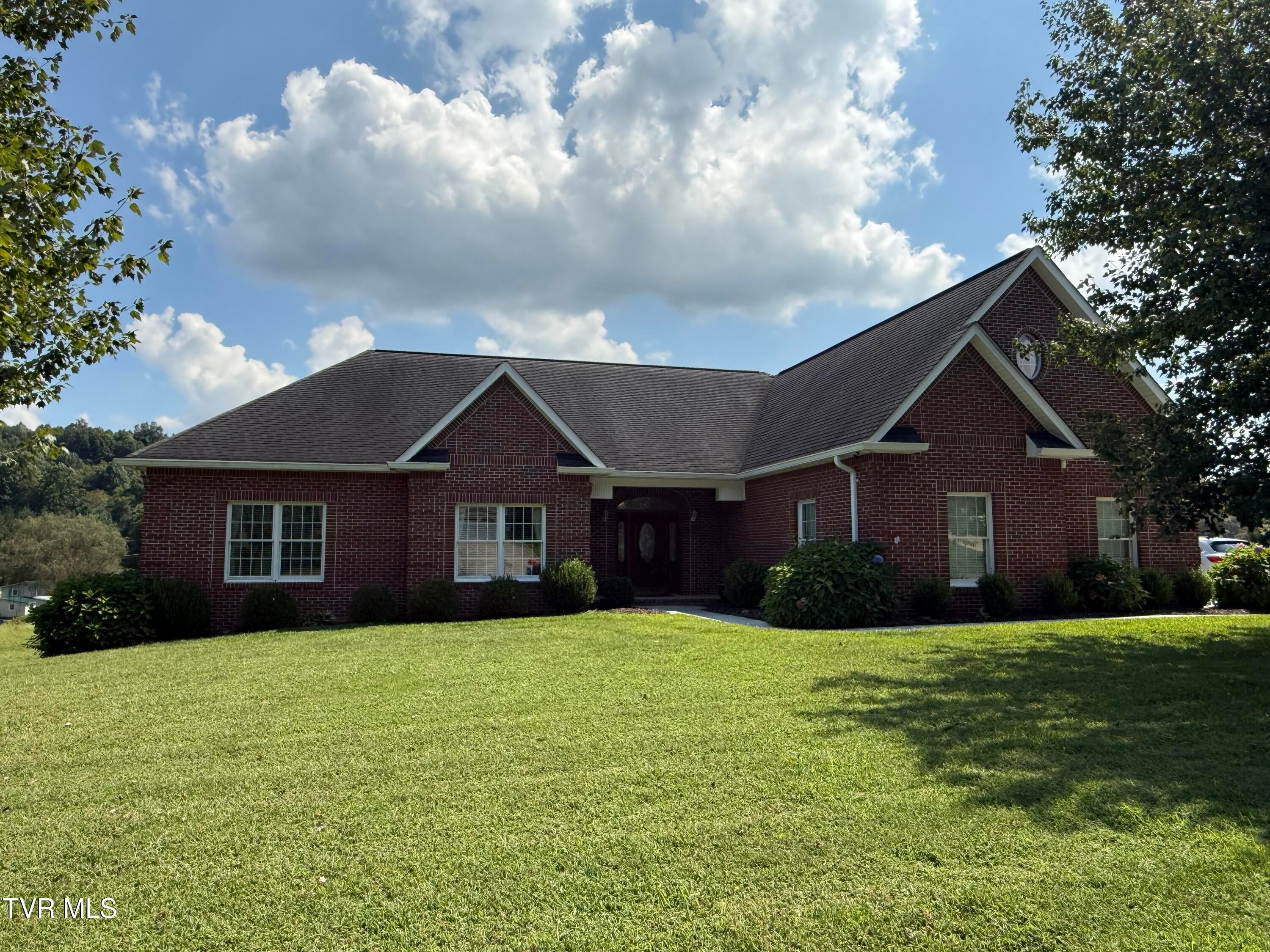 121 Sunnyfield Drive