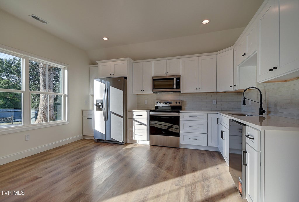 Photo of 1904 Cherokee Road, Johnson City, TN 37604 (MLS # 10000562)