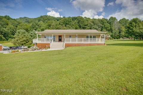 Photo of 100 Meadow Springs Court, Flag Pond, TN 37657 (MLS # 10000287)