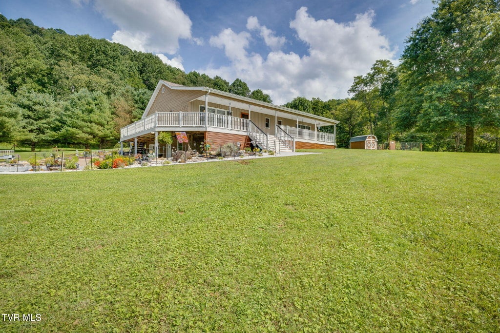Photo of 100 Meadow Springs Court, Flag Pond, TN 37657 (MLS # 10000287)