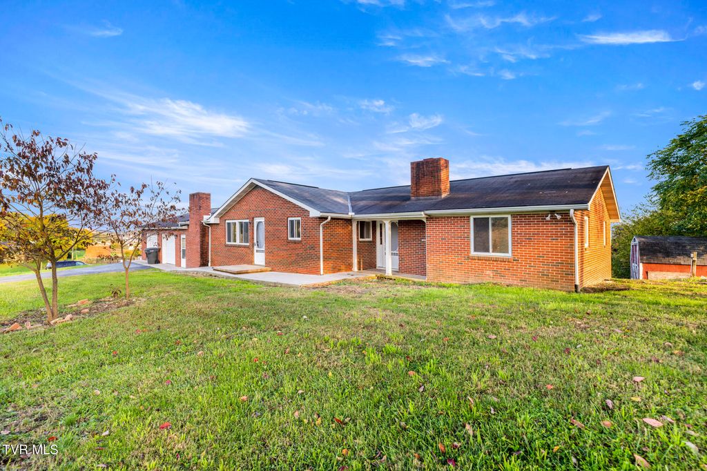 Photo of 310 Goose Creek Road, Dandridge, TN 37725 (MLS # 9987947)