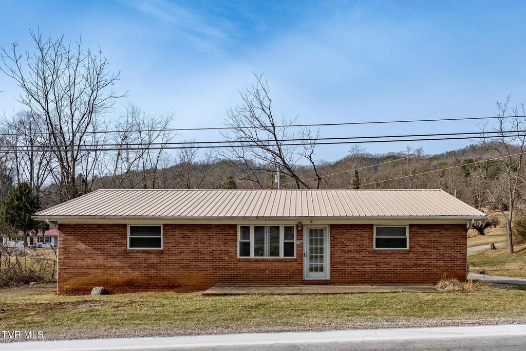 Photo of 1253 Highway 321, Hampton, TN 37658 (MLS # 9990744)