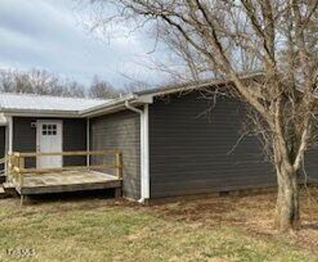 Photo of 167 Bill Lewis Road, Elizabethton, TN 37643 (MLS # 9992528)