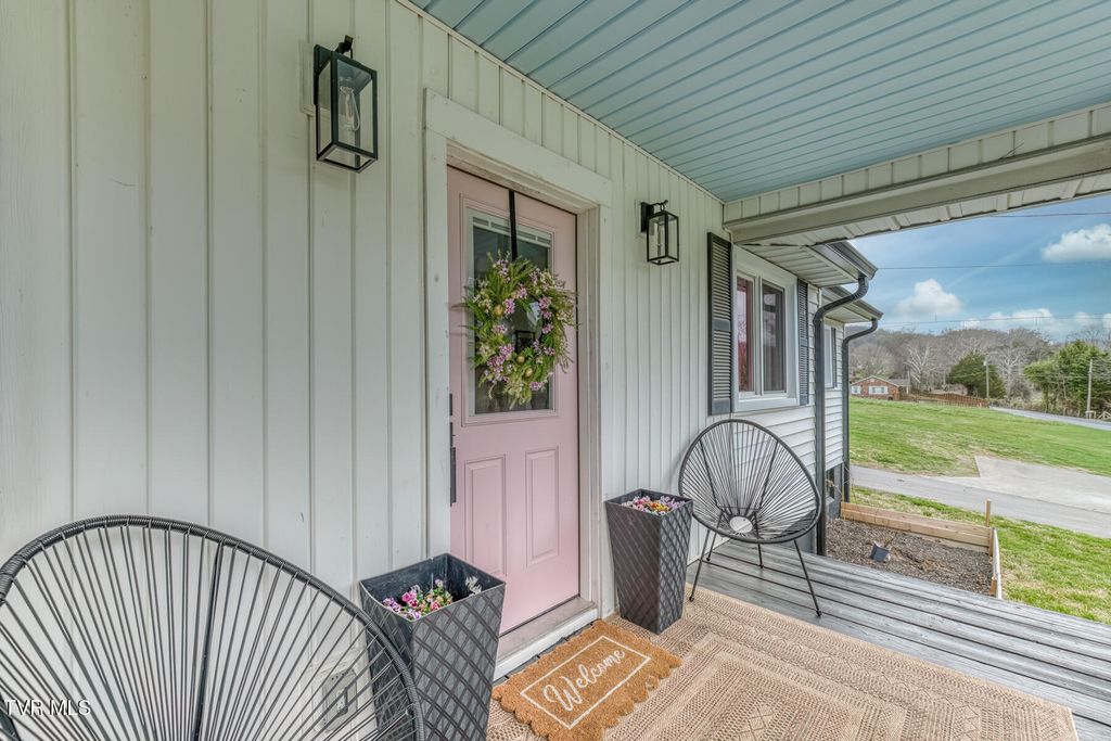 Photo of 1005 &amp; 1009 Island Road, Blountville, TN 37617 (MLS # 9993019)