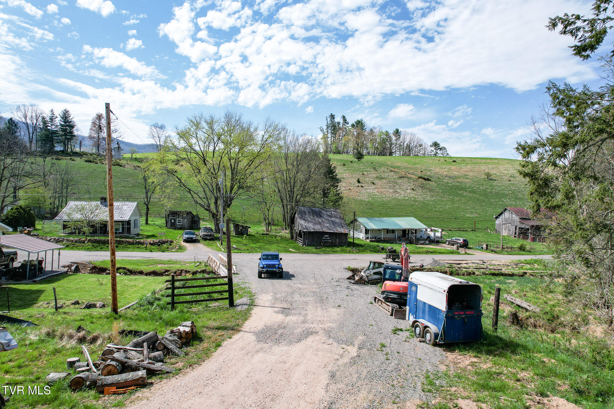 887 Mill Creek Road, Mountain City, Tennessee image 47