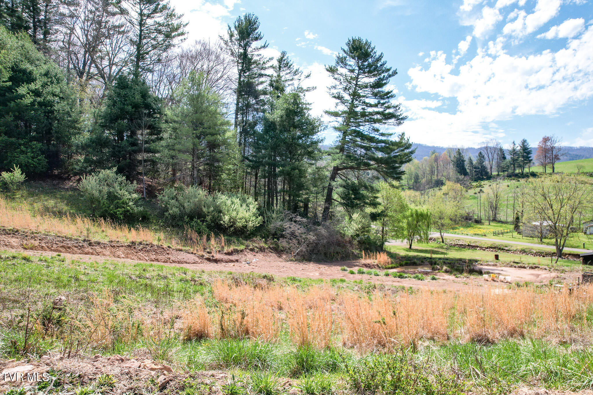 887 Mill Creek Road, Mountain City, Tennessee image 10
