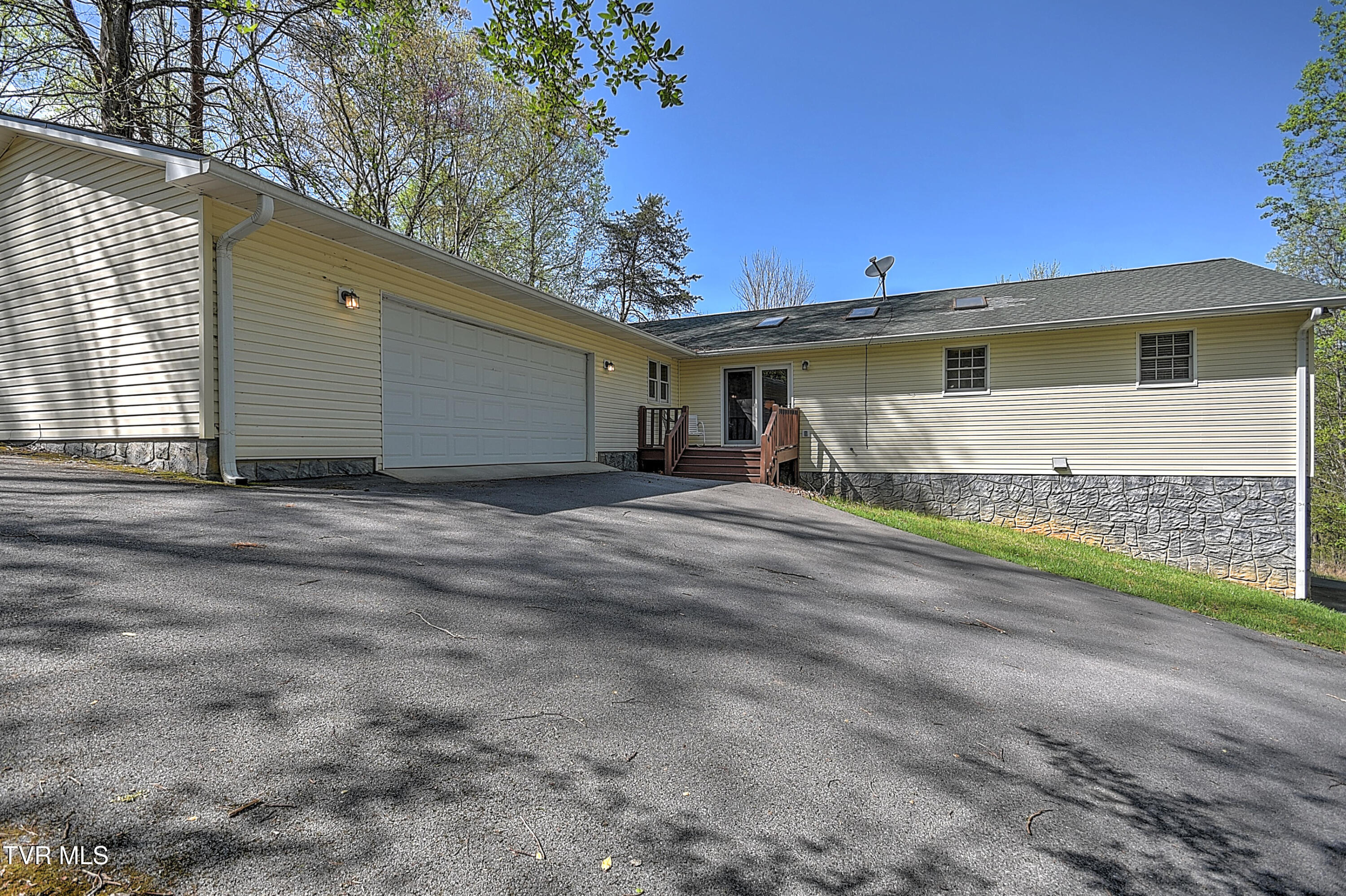 1035 Gottland Shoals Road, Blountville, Tennessee image 5