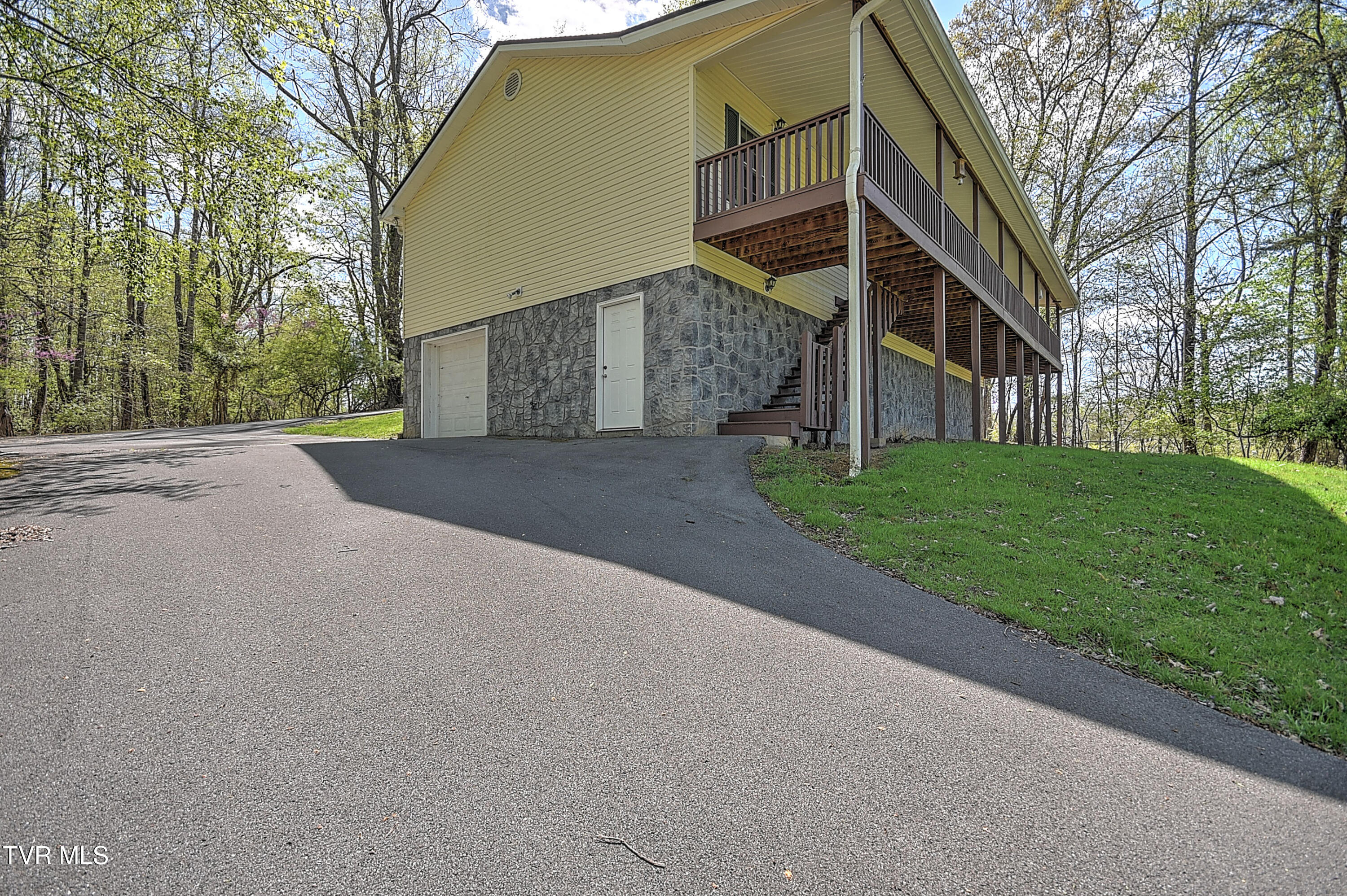 1035 Gottland Shoals Road, Blountville, Tennessee image 6