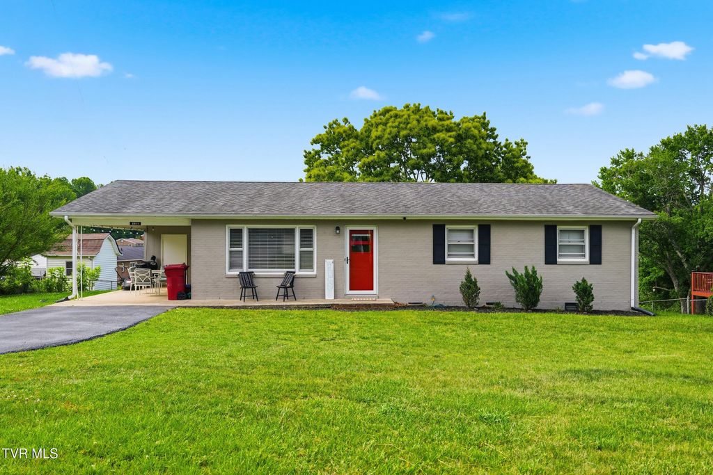 Photo of 2911 Russum Avenue, Johnson City, TN 37604 (MLS # 9995474)