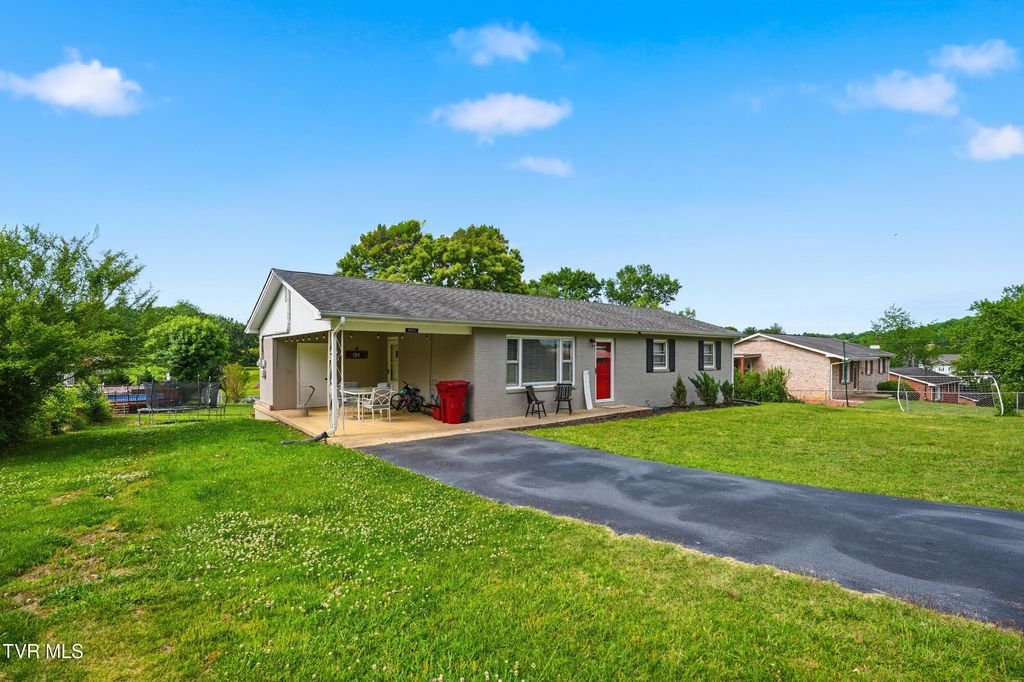 Photo of 2911 Russum Avenue, Johnson City, TN 37604 (MLS # 9995474)