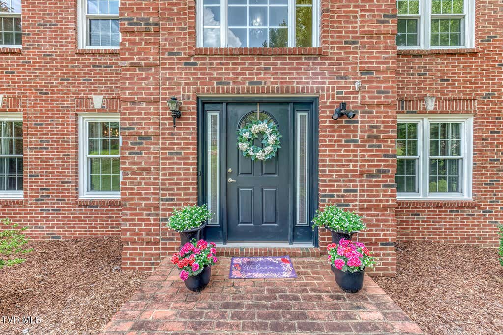 Photo of 901 Colfax Avenue, Kingsport, TN 37660 (MLS # 9999433)