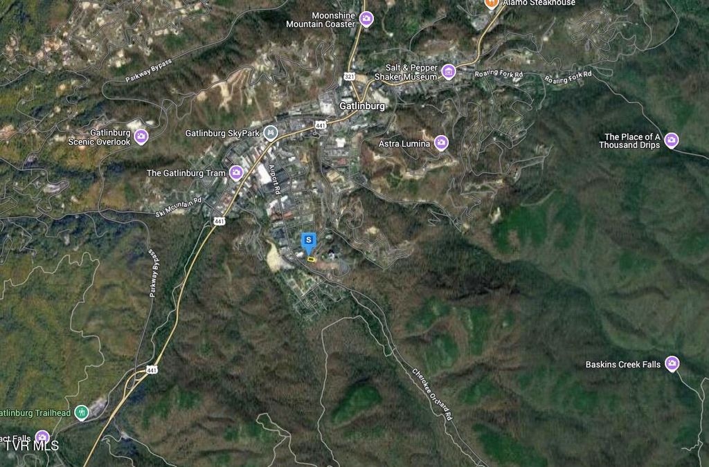 Photo of 649 Cherokee Orchard Road, Gatlinburg, TN 37738 (MLS # 9988151)