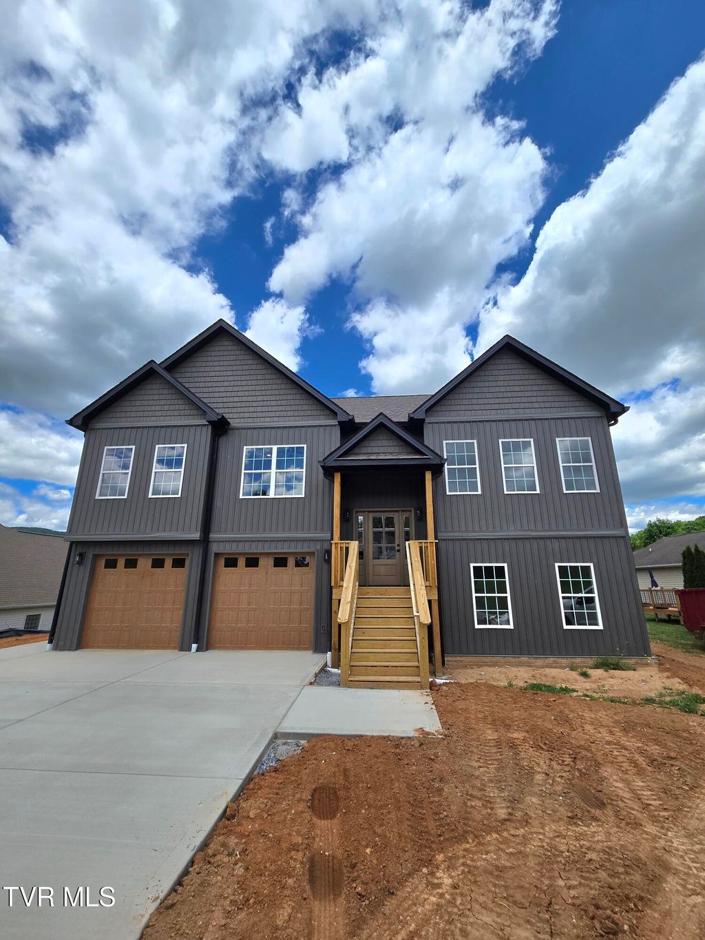 Photo of 117 Clearwater Drive, Unicoi, TN 37692 (MLS # 9995382)