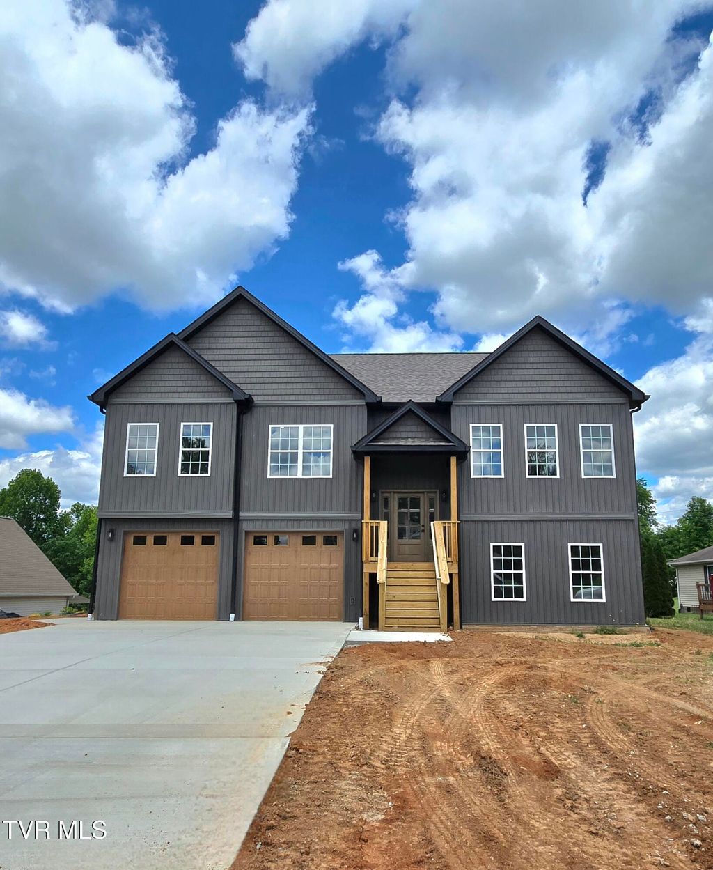 Photo of 117 Clearwater Drive, Unicoi, TN 37692 (MLS # 9995382)