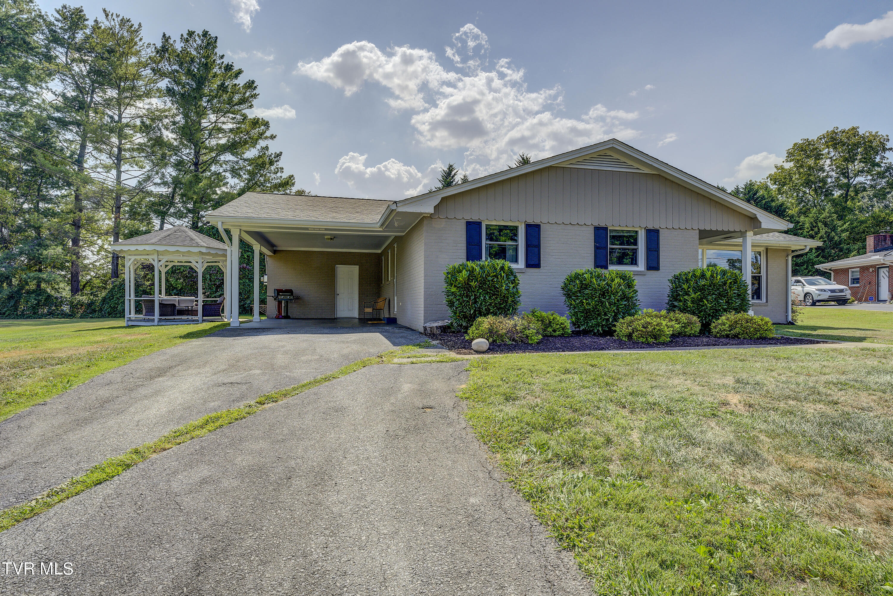 2405 Larkspur Drive, Johnson City, Tennessee image 9