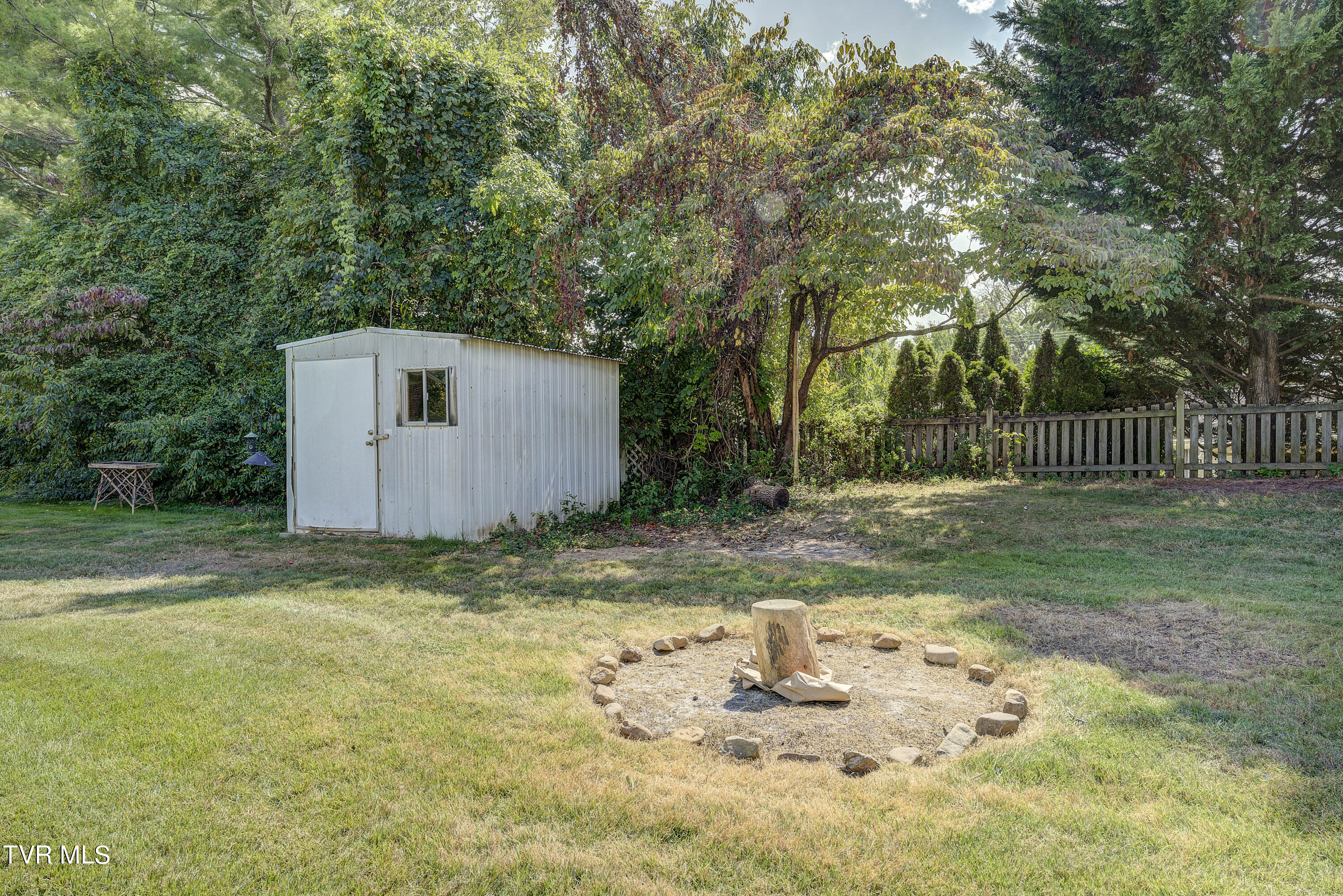 2405 Larkspur Drive, Johnson City, Tennessee image 8