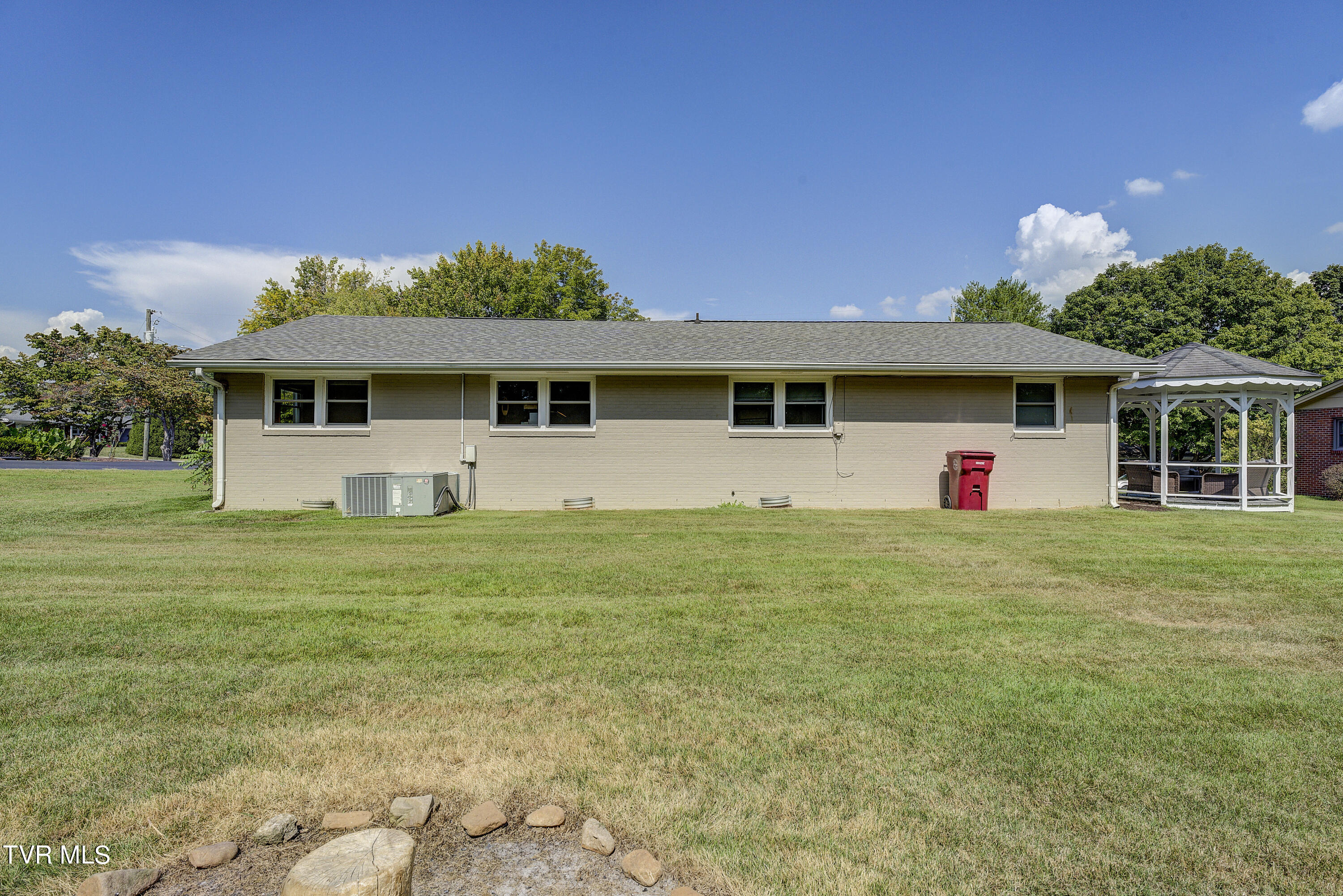 2405 Larkspur Drive, Johnson City, Tennessee image 6