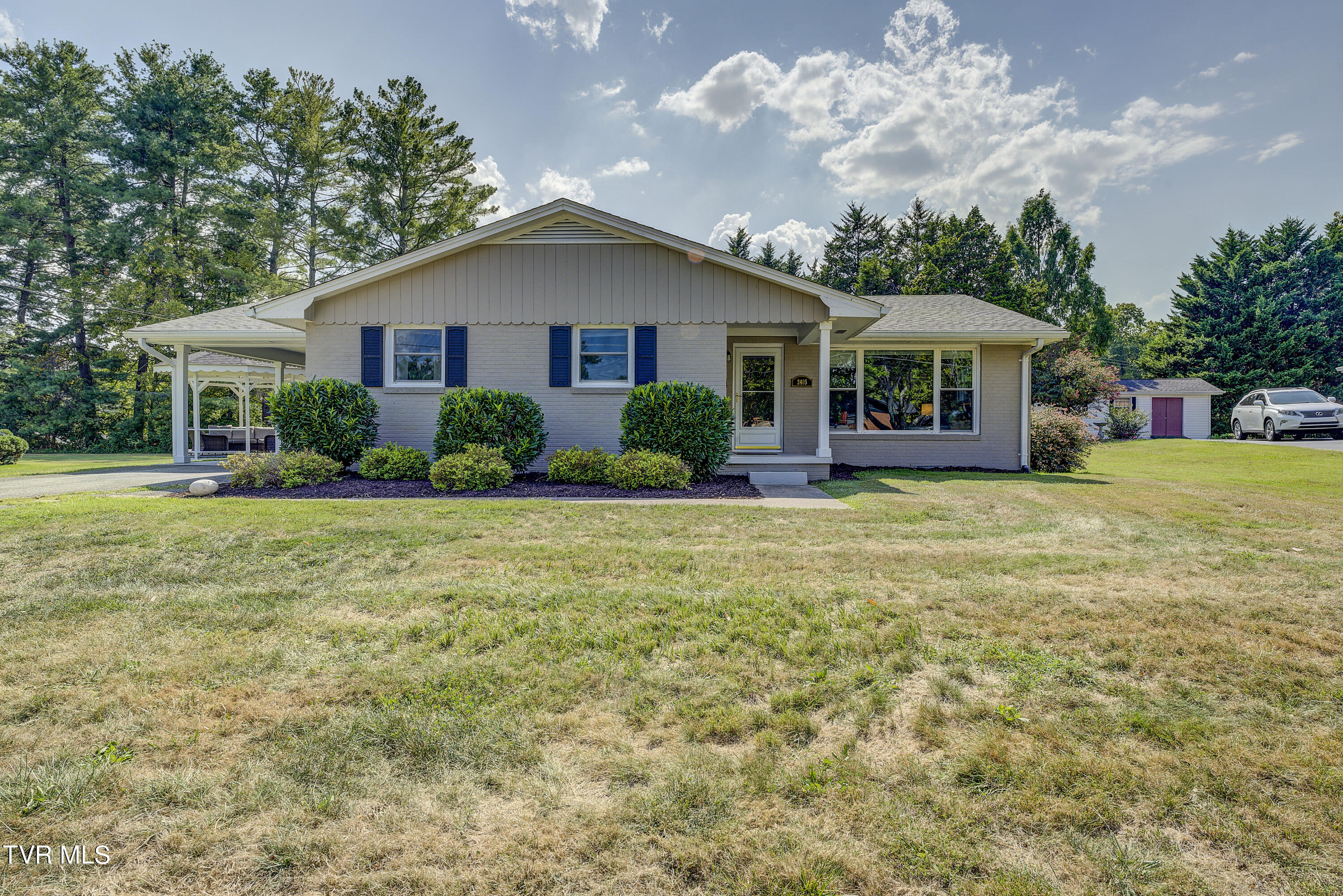 2405 Larkspur Drive, Johnson City, Tennessee image 2