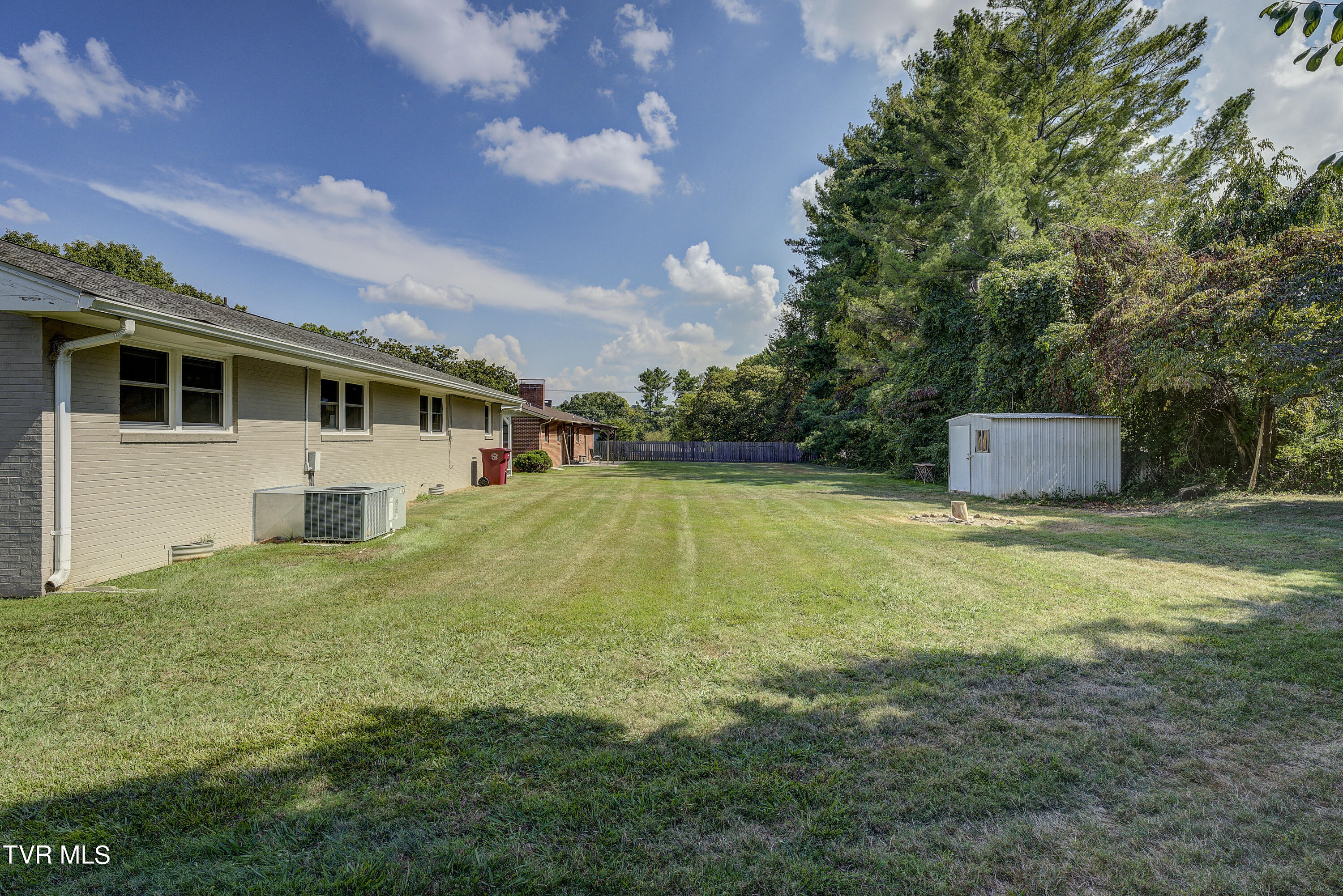 2405 Larkspur Drive, Johnson City, Tennessee image 5